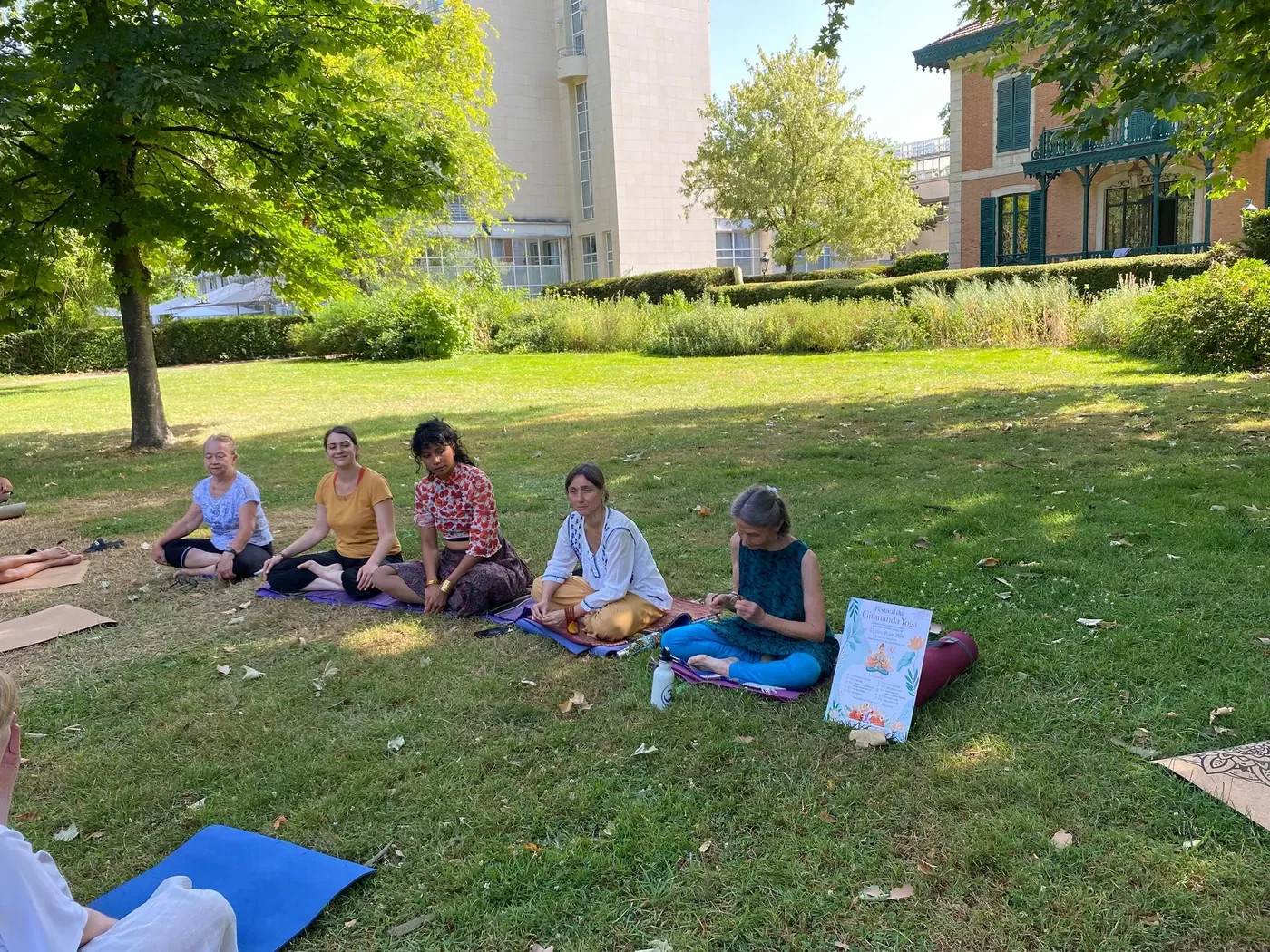 Transmission de Gitananda Rishiculture Ashtanga Yoga pendant le festival de Vichy